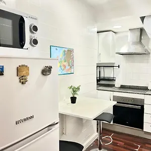 https://nice-apartment-close-park-gell-2.catalonia-hotels.com